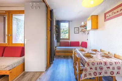 Image de 50m du centre station, 2ème étage, vue pistes de ski, terrasse, télévision, 24m²