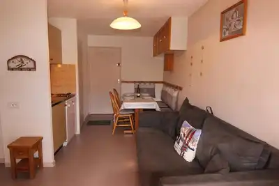 Image de 100m du centre station, 3ème étage, balcon, télévision, casier à ski, 24m², Val Thorens