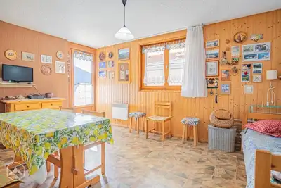 Image de 350m du centre station, 1er étage, balcon, télévision, casier à ski, 37m², Aussois