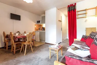 Image de À 200m des pistes de ski, 1er étage, télévision, casier à ski, 25m², Les Menuires