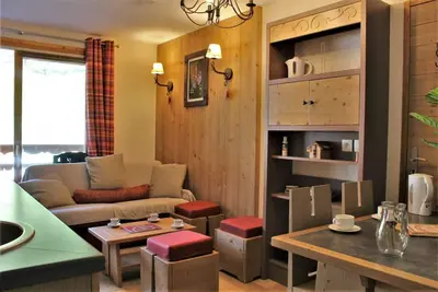 Image de 300m du centre station, 4ème étage, vue pistes de ski, remise en forme, piscine, sauna, balcon
