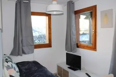 Image de 200m du centre station, 3ème étage, vue montagne, balcon, télévision, casier à ski, 29m²