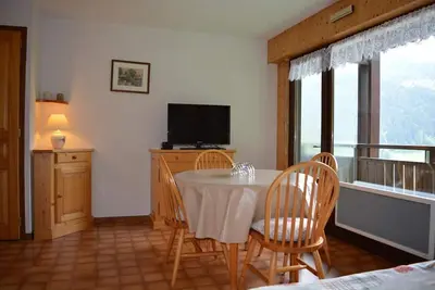 Image de 1er étage, vue village, balcon, parking, télévision, 36m², Le Grand Bornand