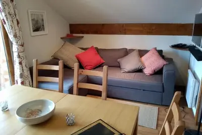 Image de 2ème étage, vue montagne, balcon, parking, télévision, casier à ski, 32m², La Joue du Loup