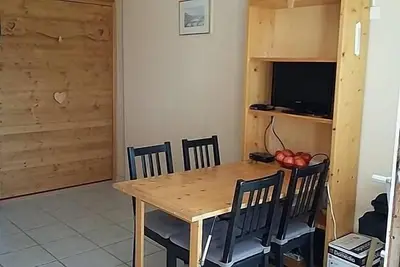 Image de Au pied des commerces, 5ème étage, vue montagne, balcon, télévision, casier à ski, 18m²