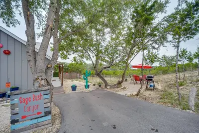 Image de Stunning Texas Studio < 1 Mi to Canyon Lake!