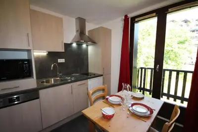 Image de À 250m des pistes de ski, 4ème étage, balcon, télévision, casier à ski, 15m², Les Saisies