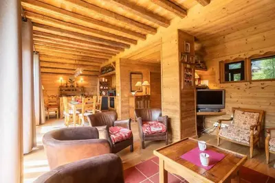 Image de À 115m des pistes de ski, vue panoramique, balcon, télévision, casier à ski, 87m², Valmorel