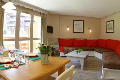 250m des commerces, 1er étage, balcon, télévision, casier à ski, 55m², Valmorel