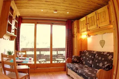Image de À 5m des pistes de ski, 1er étage, vue pistes de ski, balcon, télévision, casier à ski, 12m²