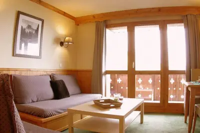 Image de 250m des commerces, 2ème étage, vue vallée, balcon, télévision, casier à ski, 32m², Valmorel