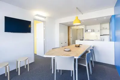 Image de 50m du centre station, 7ème étage, balcon, télévision, casier à ski, 54m², Les Arcs