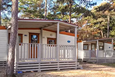 Image de Appartement dans une maison de vacances avec piscine, Wifi, climatisation, Tv, terrasse, parking