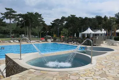 Image de Appartement dans une maison de vacances avec climatisation, Wifi, piscine, Tv, terrasse, parking