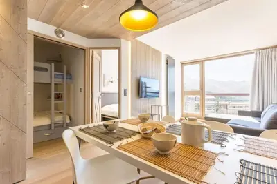 Image de 50m du centre station, 8ème étage, vue vallée, balcon, télévision, 40m², Les Arcs