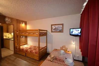 Image de 50m du centre station, 2ème étage, balcon, télévision, casier à ski, 20m², Les Menuires