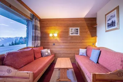 Image de À 200m des pistes de ski, vue vallée, terrasse, télévision, casier à ski, 27m², Valmorel