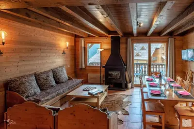 Image de Chalet, vue vallée, terrasse, cheminée ou poêle à bois, télévision, casier à ski, 80m², Pra Loup