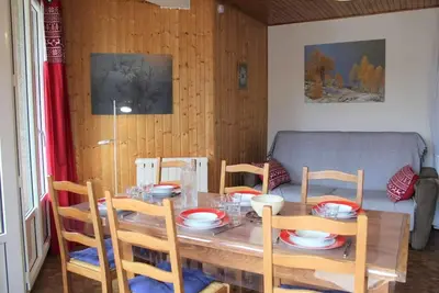 Image de 10m des commerces, 7ème étage, vue montagne, balcon, parking, télévision, casier à ski, 50m², Vars