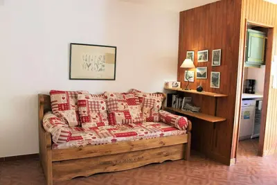 Image de À 100m des pistes de ski, 3ème étage, balcon, télévision, casier à ski, 30m², Vars