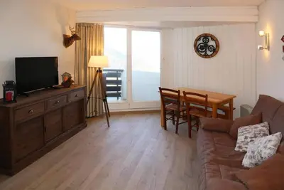 Image de Centre station, 3ème étage, vue vallée, balcon, télévision, casier à ski, 23m², Les Orres