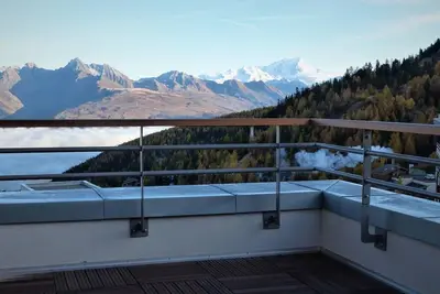 Image de 100m des commerces, 3ème étage, vue vallée, balcon, télévision, casier à ski, 57m², La Plagne