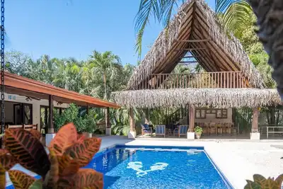 Image de Very Desirable K Section House - 2 Minute Walk to Best Surf Break in Guiones!