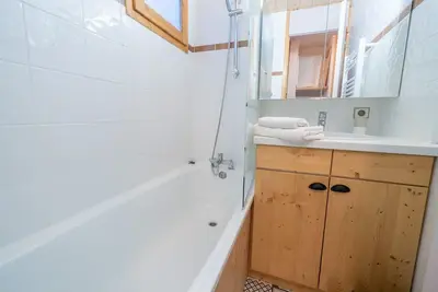 Image de À 5m des pistes de ski, 8ème étage, vue vallée, balcon, télévision, casier à ski, 22m², Valmorel