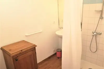 Image de Rez-de-chaussée, piscine, terrasse, parking, télévision, casier à ski, 25m², La Joue du Loup