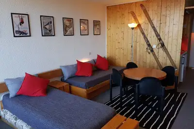 Image de 150m du centre station, Rez-de-chaussée, terrasse, balcon, parking, télévision, casier à ski, 28m²
