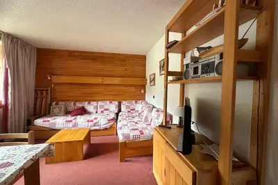 Image de 100m du centre station, 2ème étage, vue pistes de ski, piscine, balcon, télévision, casier à ski