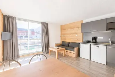 Image de 100m du centre station, terrasse, balcon, télévision, casier à ski, 32m², Les 2 Alpes