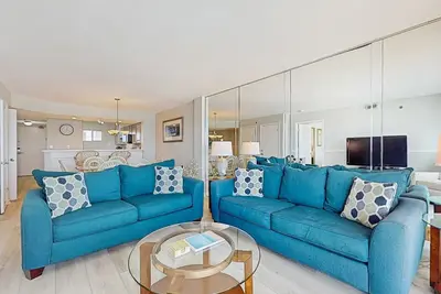 Image de Lovely and Convenient Home In Beachfront Complex w/Shared Pool, WiFi, Ac, & W/D
