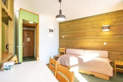 Image de 200m du centre station, balcon, parking, télévision, casier à ski, 27m², Valmorel