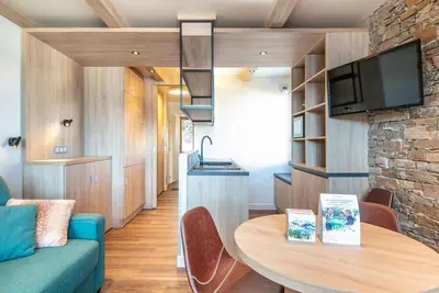 Image de 50m du centre station, balcon, parking, télévision, casier à ski, 27m², Valmorel