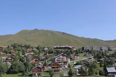 Image de À 10m des pistes de ski, 4ème étage, télévision, casier à ski, 18m², La Toussuire