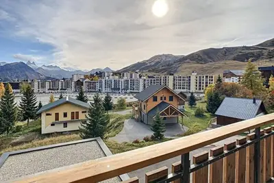 Image de À 50m des pistes de ski, 1er étage, balcon, parking, télévision, casier à ski, 35m², La Toussuire