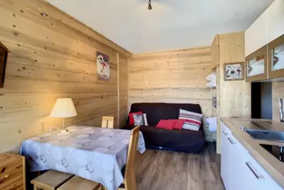 Image de Centre station, 2ème étage, vue station, balcon, télévision, casier à ski, 24m², La Toussuire