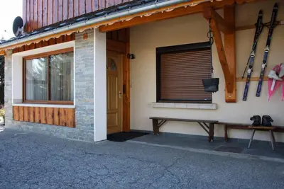Image de 2ème étage, vue montagne, balcon, parking, télévision, casier à ski, 60m², La Toussuire