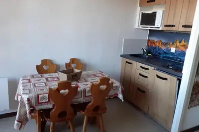 Image de À 300m des pistes de ski, Rez-de-chaussée, balcon, télévision, casier à ski, 23m², La Toussuire