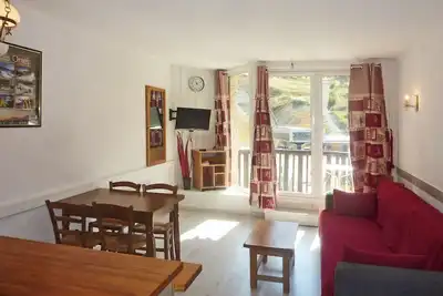 Image de Centre station, 4ème étage, vue pistes de ski, balcon, télévision, casier à ski, 29m², Les Orres