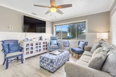 Image de Second Floor Ocean View Condo w/ WiFi, Central Ac, & Washer/Dryer - Snowbirds Ok