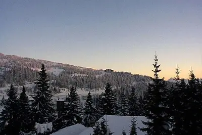 Image de À 150m des pistes de ski, 3ème étage, balcon, télévision, 25m², Chamrousse
