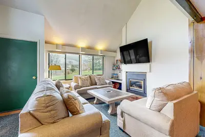 Image de Golf course-front condo with loft, indoor & outdoor pools, hot tub, & game room