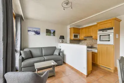 Image de Centre station, 2ème étage, vue montagne, balcon, télévision, casier à ski, 35m², Courchevel