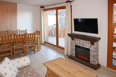 Image de 50m des commerces, 7ème étage, remise en forme, piscine, sauna, balcon, télévision, casier à ski