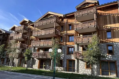 Image de 50m des commerces, 3ème étage, vue montagne, piscine, sauna, hammam, balcon, parking, télévision