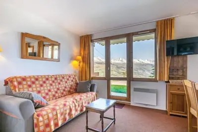 Image de Rez-de-chaussée, vue montagne, terrasse, parking, télévision, casier à ski, 24m²
