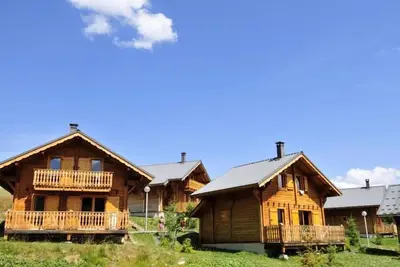 Image de À 50m des pistes de ski, 2ème étage, balcon, parking, télévision, casier à ski, 38m², La Toussuire