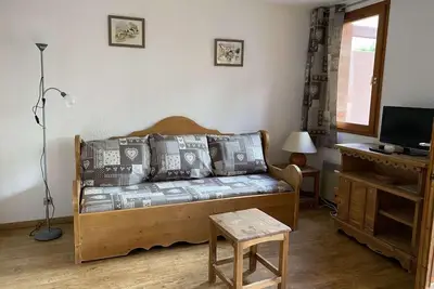 Image de 100m du centre station, étage -1, balcon, parking, télévision, casier à ski, 28m², Valloire